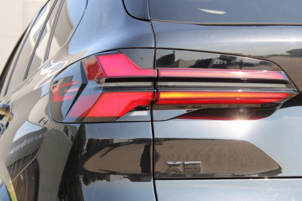 BMW X5 XDrive45e High Executive M Sport 4WielSturing Luchtvering HUD H&K 22INCH !!NIEUWBINNEN!!