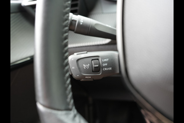Peugeot e-208 EV Allure 51 kWh | Warmtepomp | Adaptieve cruise control | Stoelverwarming |