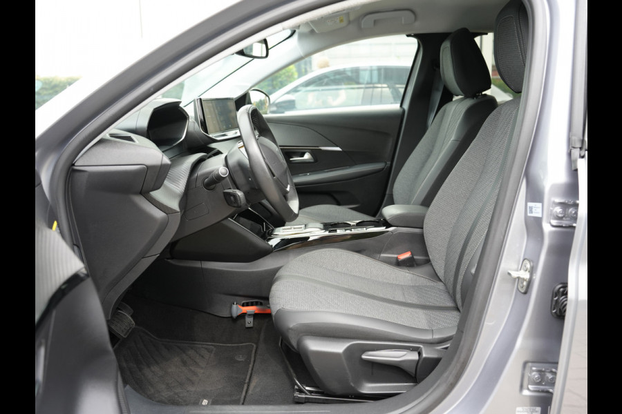 Peugeot e-208 EV Allure 51 kWh | Warmtepomp | Adaptieve cruise control | Stoelverwarming |