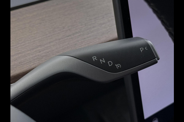 Tesla Model Y Long Range AWD 75 kWh SOH 95% | UNIEKE KM-STAND 37.000 KM | HW3/FSD3 | TESLA FABRIEKSGARANTIE T/M 04-2028 OF 80.000 KM | GARANTIE OP HOOGVOLTACCU & AANDRIJFLIJN T/M 04-2032 OF 192.000 KM |