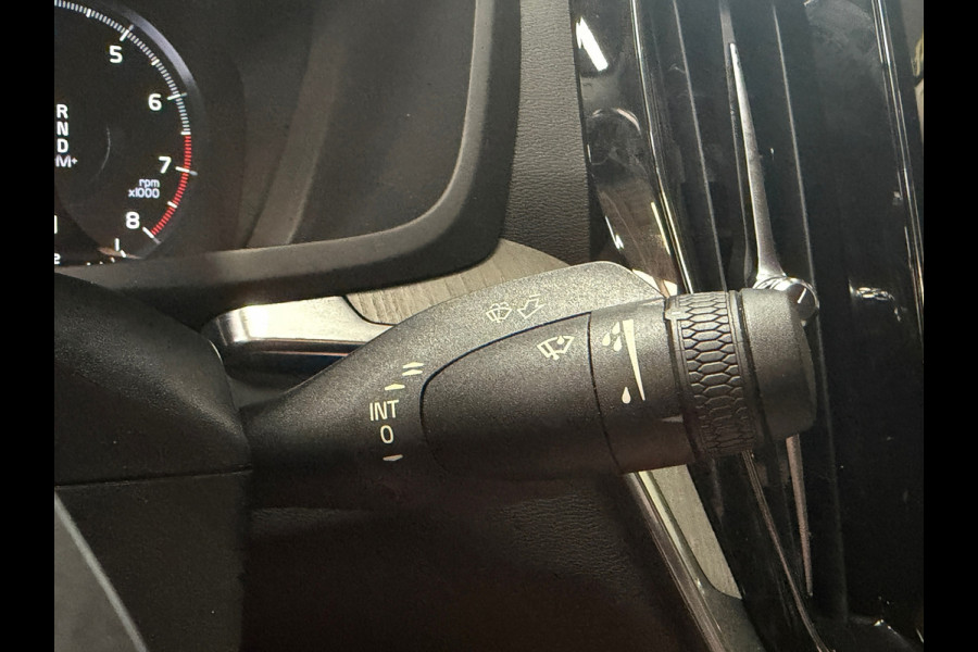 Volvo S60 2.0 B4 Mild Hybrid Inscription | Memory | Camera | Leder | Stoelverwarming | Trekhaak | NAP | NL Auto | BTW