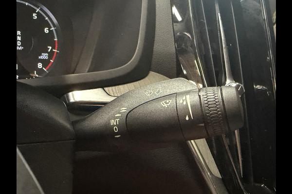Volvo S60 2.0 B4 Mild Hybrid Inscription | Memory | Camera | Leder | Stoelverwarming | Trekhaak | NAP | NL Auto | BTW