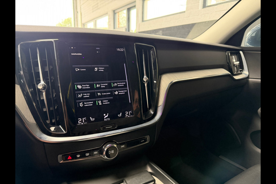 Volvo S60 2.0 B4 Mild Hybrid Inscription | Memory | Camera | Leder | Stoelverwarming | Trekhaak | NAP | NL Auto | BTW