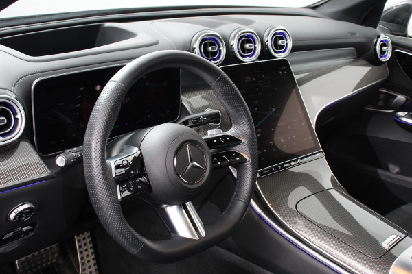 Mercedes-Benz GLC 400e 4MATIC AMG Line PHEV  Navigatie Panorama dak Lederen bekleding Camera Electrisch bedienbare achterklep Trekhaak Adaptive cruise control