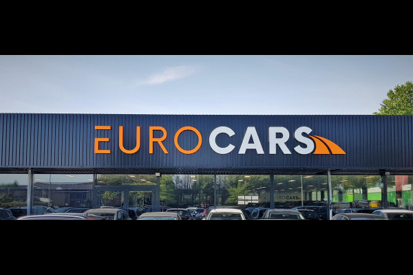 Mercedes-Benz GLC 400e 4MATIC AMG Line PHEV  Navigatie Panorama dak Lederen bekleding Camera Electrisch bedienbare achterklep Trekhaak Adaptive cruise control