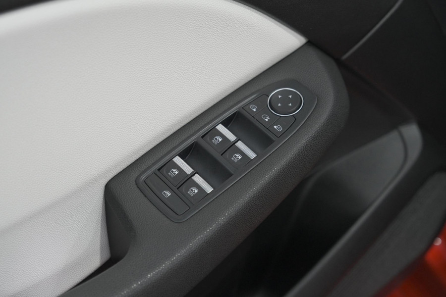 Renault Clio TCe 100 Intens | Dodehoekdetectie | Camera | Apple Carplay | Parkeersensoren