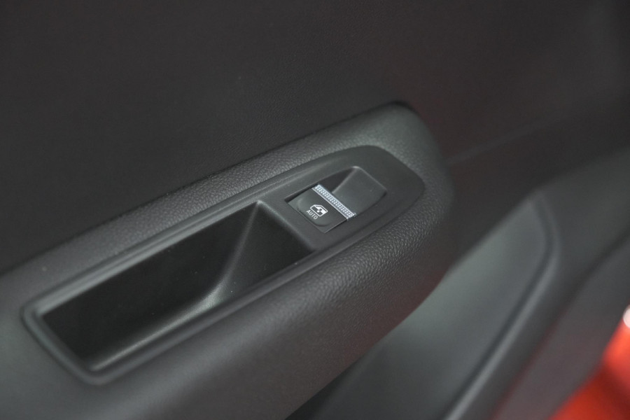Renault Clio TCe 100 Intens | Dodehoekdetectie | Camera | Apple Carplay | Parkeersensoren