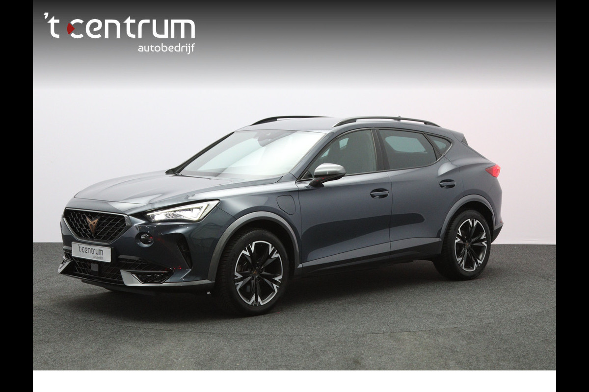 CUPRA Formentor 1.4 e-Hybrid 204 PK Adrenaline PHEV, Kuipstoelen, Memory, Camera, Adap. Cruise Control, Winterpakket