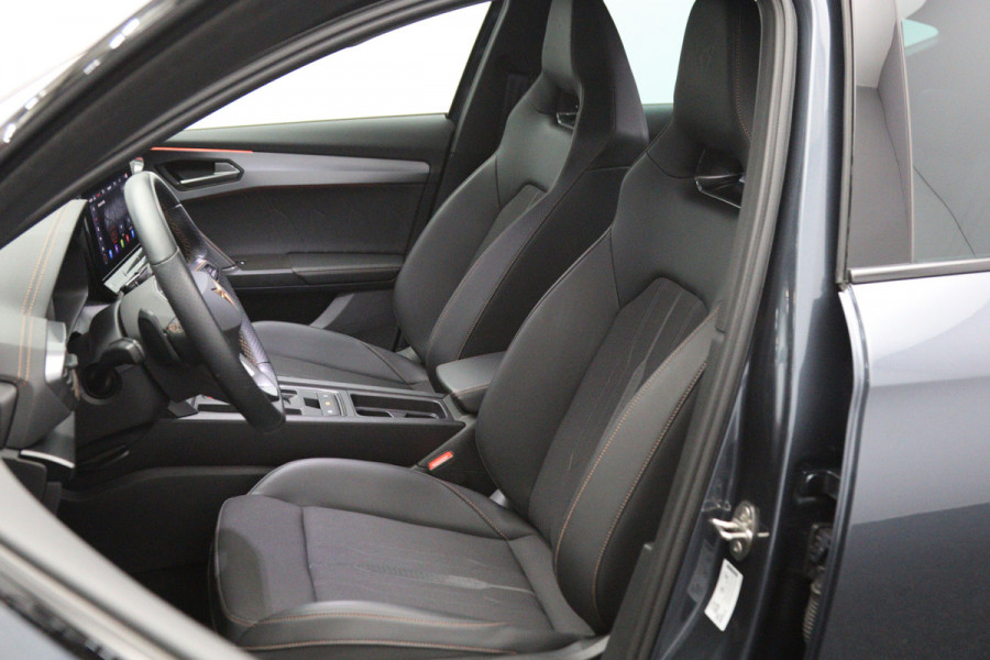 CUPRA Formentor 1.4 e-Hybrid 204 PK Adrenaline PHEV, Kuipstoelen, Memory, Camera, Adap. Cruise Control, Winterpakket