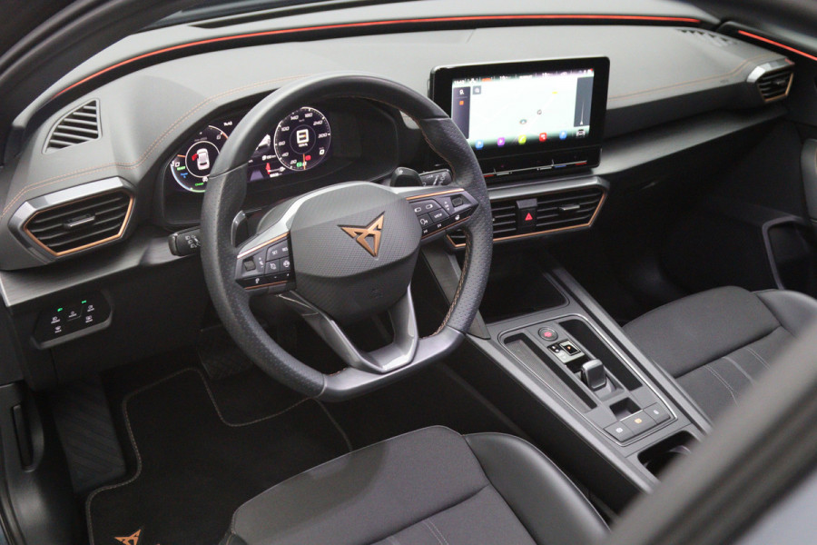CUPRA Formentor 1.4 e-Hybrid 204 PK Adrenaline PHEV, Kuipstoelen, Memory, Camera, Adap. Cruise Control, Winterpakket