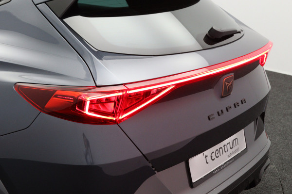 CUPRA Formentor 1.4 e-Hybrid 204 PK Adrenaline PHEV, Kuipstoelen, Memory, Camera, Adap. Cruise Control, Winterpakket