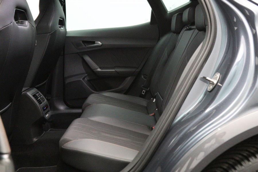 CUPRA Formentor 1.4 e-Hybrid 204 PK Adrenaline PHEV, Kuipstoelen, Memory, Camera, Adap. Cruise Control, Winterpakket