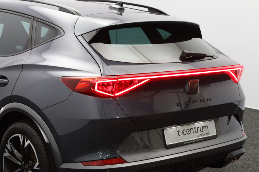 CUPRA Formentor 1.4 e-Hybrid 204 PK Adrenaline PHEV, Kuipstoelen, Memory, Camera, Adap. Cruise Control, Winterpakket