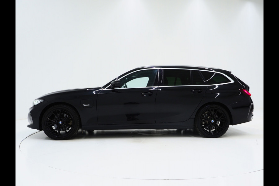 BMW 3 Serie Touring 320e LCI | Sportstoelen | Leder | Sfeerlicht | Dodehoek | Cruise | Stoelverwarming | Carplay