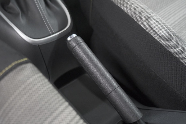 Citroën C3 PureTech 110 EAT6 Business | Camera | Allseason Banden | Dodehoekdetectie | Apple Carplay