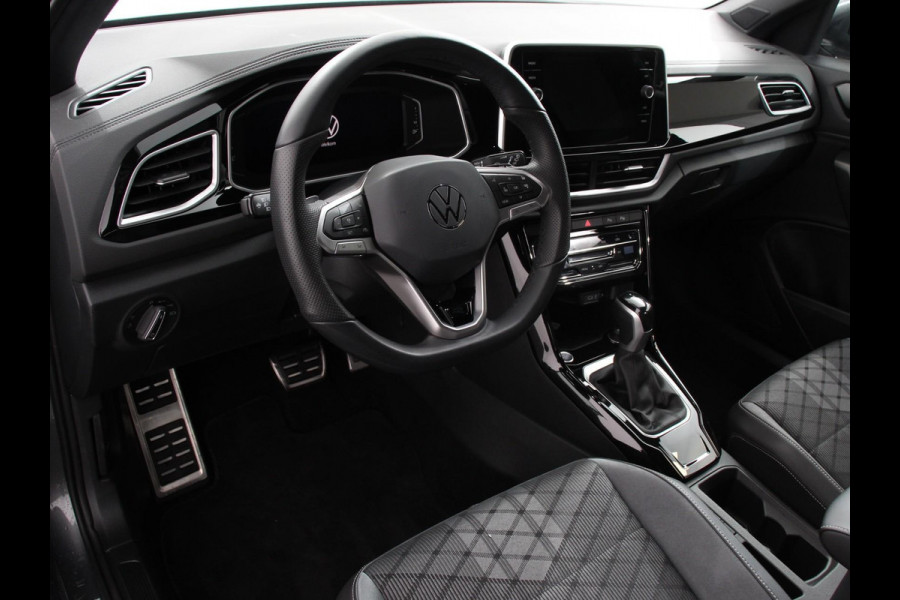 Volkswagen T-Roc 1.5 TSI 150pk Automaat R-Line Plus Navigatie Apple Carplay/Android Auto Camera Parkeersensoren Adaptive Cruise Control Stoelverwarming Virtual Cockpit Elektrische achterklep Getinte ramen Climate Control