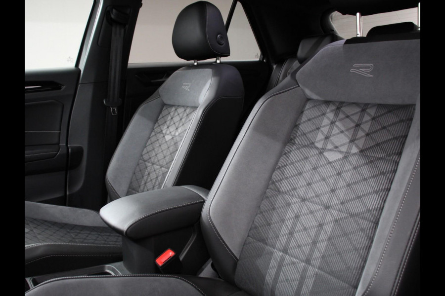Volkswagen T-Roc 1.5 TSI 150pk Automaat R-Line Plus Navigatie Apple Carplay/Android Auto Camera Parkeersensoren Adaptive Cruise Control Stoelverwarming Virtual Cockpit Elektrische achterklep Getinte ramen Climate Control