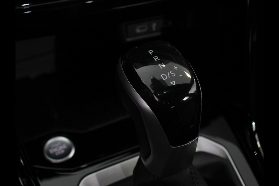 Volkswagen T-Roc 1.5 TSI 150pk Automaat R-Line Plus Navigatie Apple Carplay/Android Auto Camera Parkeersensoren Adaptive Cruise Control Stoelverwarming Virtual Cockpit Elektrische achterklep Getinte ramen Climate Control