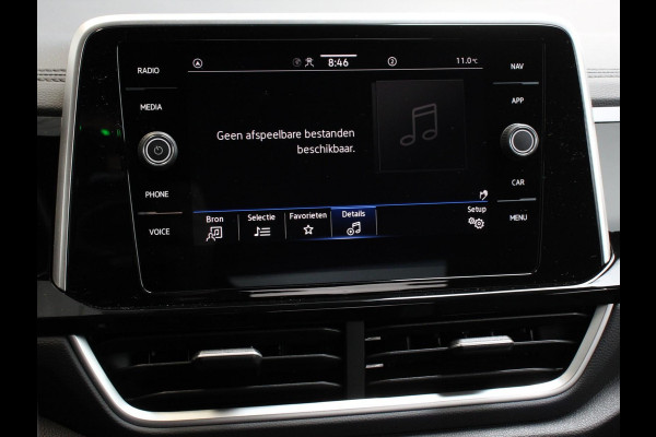 Volkswagen T-Roc 1.5 TSI 150pk Automaat R-Line Plus Navigatie Apple Carplay/Android Auto Camera Parkeersensoren Adaptive Cruise Control Stoelverwarming Virtual Cockpit Elektrische achterklep Getinte ramen Climate Control
