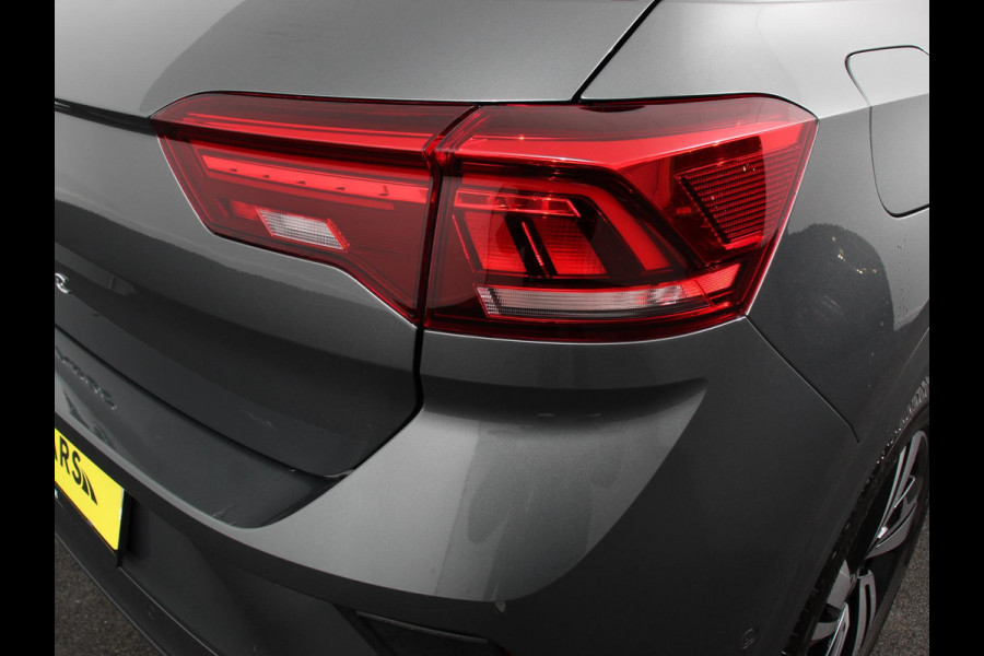 Volkswagen T-Roc 1.5 TSI 150pk Automaat R-Line Plus Navigatie Apple Carplay/Android Auto Camera Parkeersensoren Adaptive Cruise Control Stoelverwarming Virtual Cockpit Elektrische achterklep Getinte ramen Climate Control