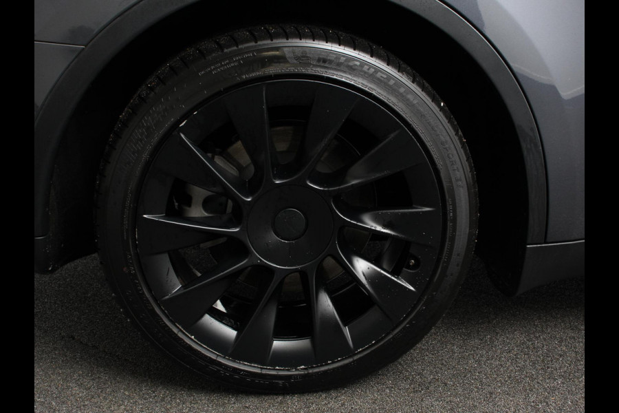 Tesla Model Y RWD 58 kWh Panorama dak 20" Wheels PDC VA 360 Camera Full LED Leder Autopilot