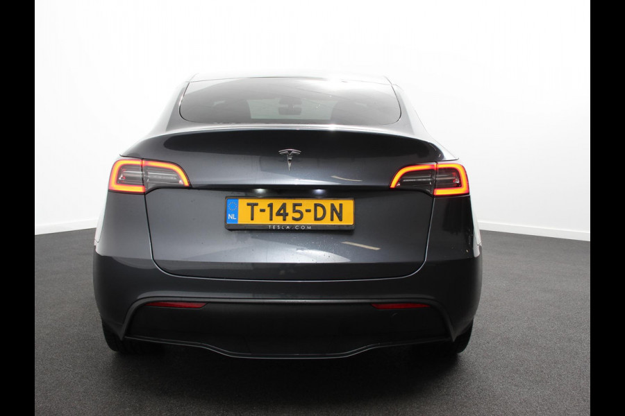 Tesla Model Y RWD 58 kWh Panorama dak 20" Wheels PDC VA 360 Camera Full LED Leder Autopilot