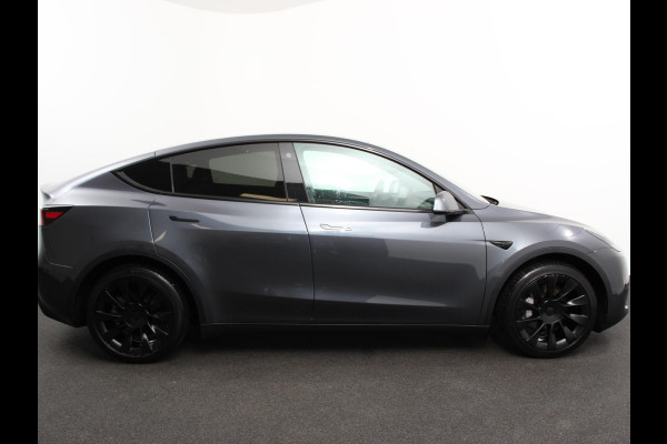 Tesla Model Y RWD 58 kWh Panorama dak 20" Wheels PDC VA 360 Camera Full LED Leder Autopilot