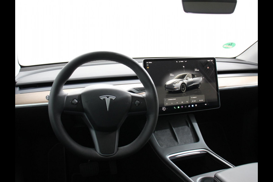 Tesla Model Y RWD 58 kWh Panorama dak 20" Wheels PDC VA 360 Camera Full LED Leder Autopilot