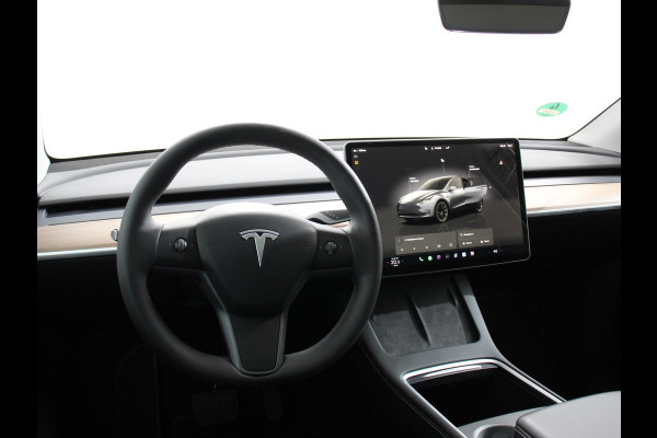 Tesla Model Y RWD 58 kWh Panorama dak 20" Wheels PDC VA 360 Camera Full LED Leder Autopilot