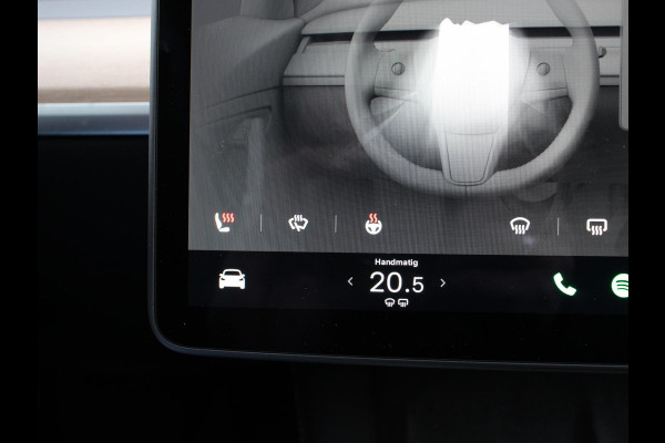 Tesla Model Y RWD 58 kWh Panorama dak 20" Wheels PDC VA 360 Camera Full LED Leder Autopilot