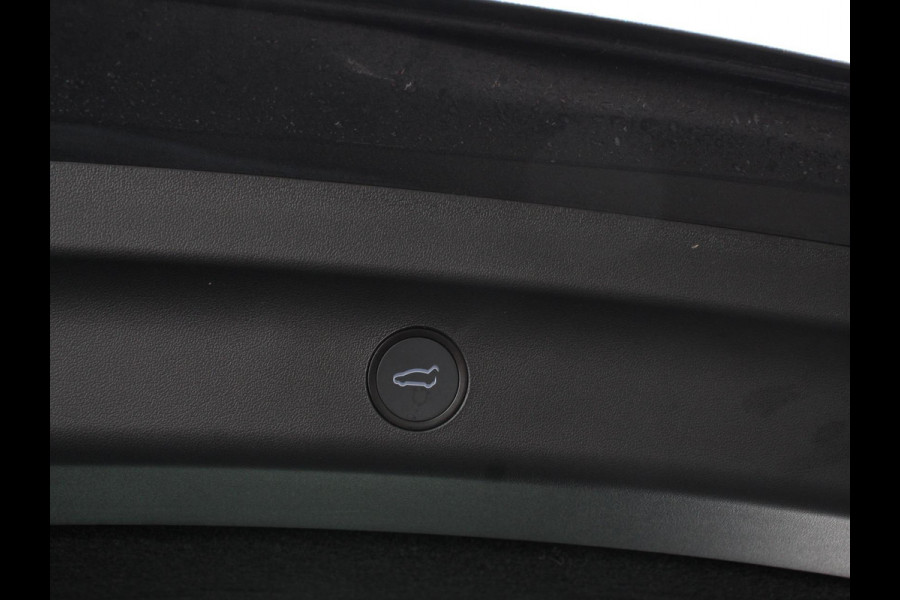 Tesla Model Y RWD 58 kWh Panorama dak 20" Wheels PDC VA 360 Camera Full LED Leder Autopilot