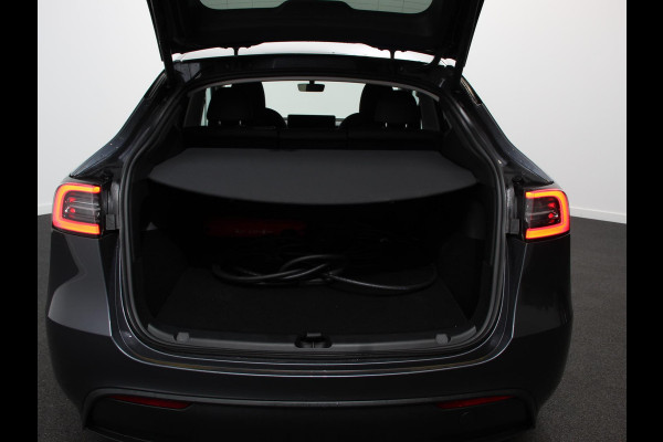 Tesla Model Y RWD 58 kWh Panorama dak 20" Wheels PDC VA 360 Camera Full LED Leder Autopilot