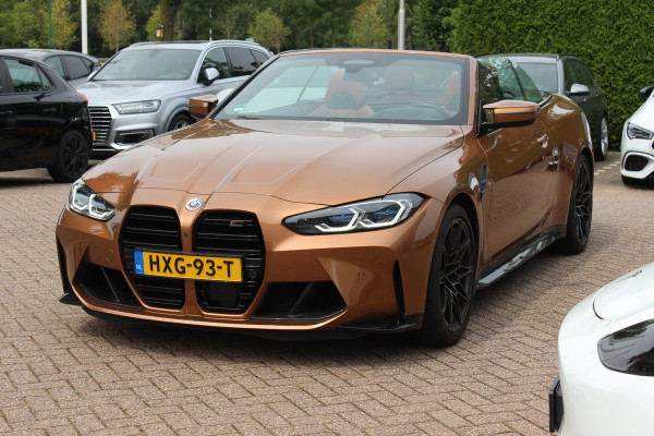 BMW 4 Serie Cabrio M4 xDrive Competition / Camera / Head-up / Carbon / Nekverwarming / H&K / Keyless / Stuurverwarming / ACC / DAB / Dodehoek / Windscherm