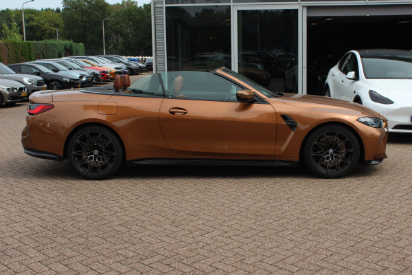 BMW 4 Serie Cabrio M4 xDrive Competition / Camera / Head-up / Carbon / Nekverwarming / H&K / Keyless / Stuurverwarming / ACC / DAB / Dodehoek / Windscherm