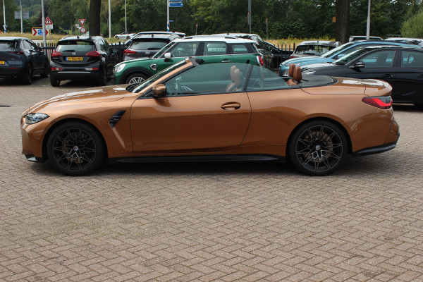 BMW 4 Serie Cabrio M4 xDrive Competition / Camera / Head-up / Carbon / Nekverwarming / H&K / Keyless / Stuurverwarming / ACC / DAB / Dodehoek / Windscherm