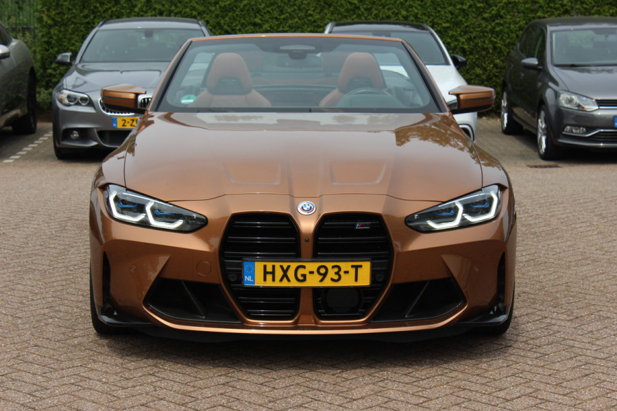 BMW 4 Serie Cabrio M4 xDrive Competition / Camera / Head-up / Carbon / Nekverwarming / H&K / Keyless / Stuurverwarming / ACC / DAB / Dodehoek / Windscherm
