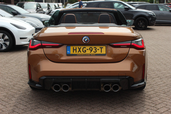 BMW 4 Serie Cabrio M4 xDrive Competition / Camera / Head-up / Carbon / Nekverwarming / H&K / Keyless / Stuurverwarming / ACC / DAB / Dodehoek / Windscherm