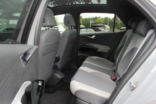 Volkswagen ID.3 First Max 58 kWh / SoH 95,2% / Full option! / Panoramadak / Camera / Head-up / Keyless / 20'' / ACC / Dodehoek / Elektr. stoelen / Massage / Navigatie / Stuurverwarming