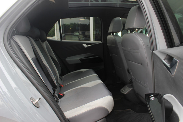 Volkswagen ID.3 First Max 58 kWh / SoH 95,2% / Full option! / Panoramadak / Camera / Head-up / Keyless / 20'' / ACC / Dodehoek / Elektr. stoelen / Massage / Navigatie / Stuurverwarming