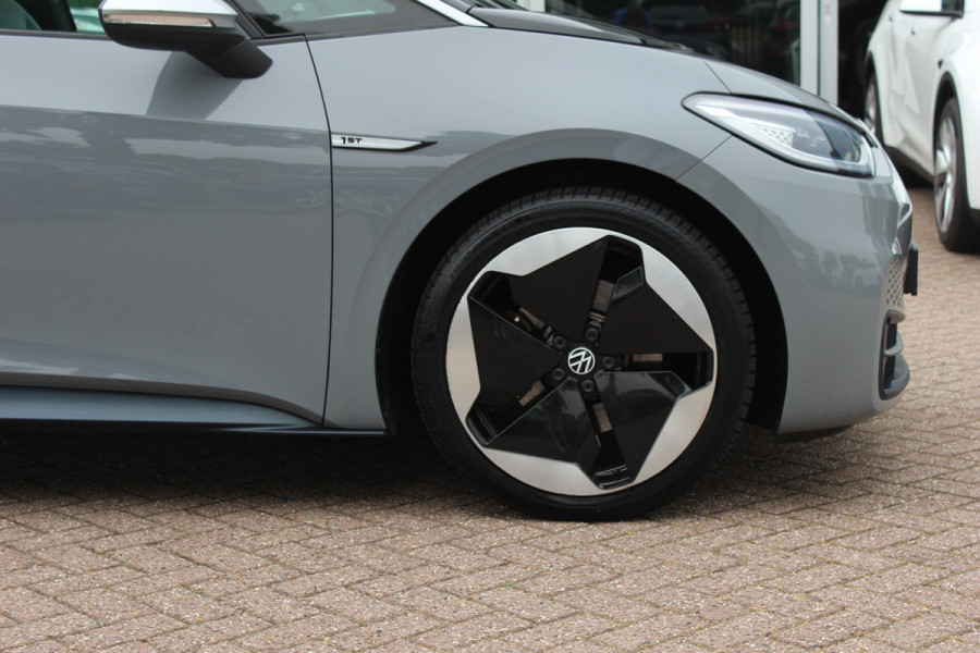 Volkswagen ID.3 First Max 58 kWh / SoH 95,2% / Full option! / Panoramadak / Camera / Head-up / Keyless / 20'' / ACC / Dodehoek / Elektr. stoelen / Massage / Navigatie / Stuurverwarming