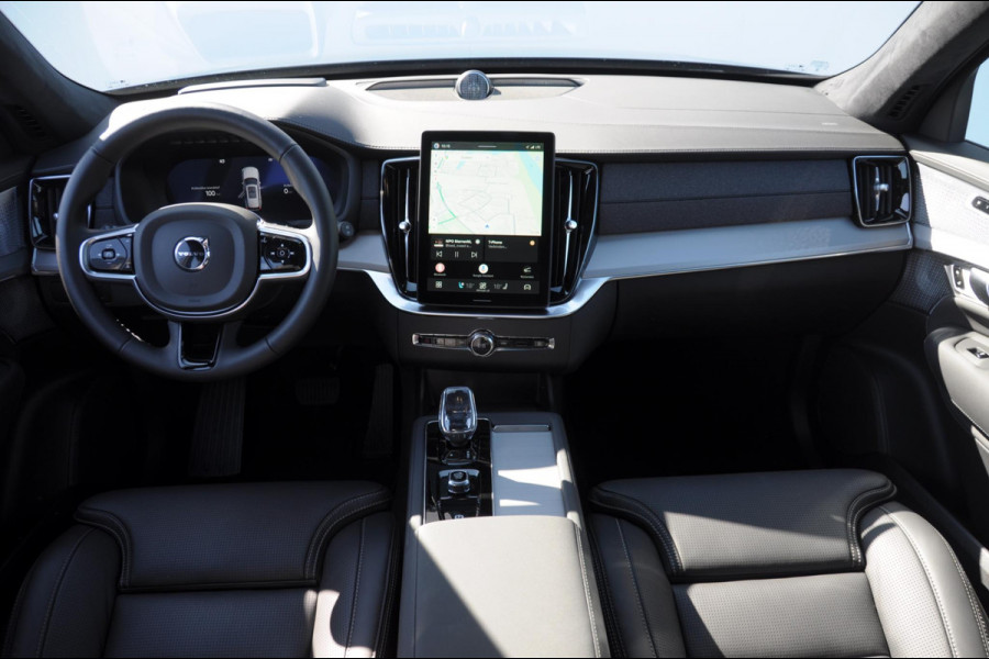 Volvo XC90 T8 455PK Automaat AWD Ultra Black Edition / Stoelmassage - en ventilatie Luchtvering / Trekhaak / Panoramadak / Google services / Elektrisch bedienbare voorstoelen met geheugen / Stoelverwarming voor en achter