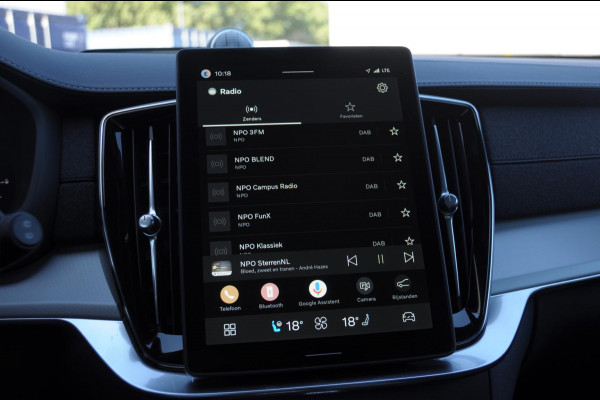 Volvo XC90 T8 455PK Automaat AWD Ultra Black Edition / Stoelmassage - en ventilatie Luchtvering / Trekhaak / Panoramadak / Google services / Elektrisch bedienbare voorstoelen met geheugen / Stoelverwarming voor en achter