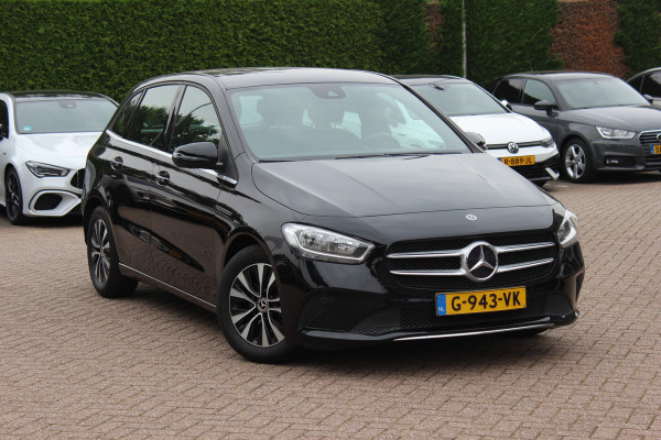Mercedes-Benz B-Klasse 180 Business Solution / Camera / CarPlay / Half leder / 16'' / Cruise Control