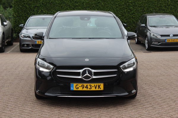 Mercedes-Benz B-Klasse 180 Business Solution / Camera / CarPlay / Half leder / 16'' / Cruise Control