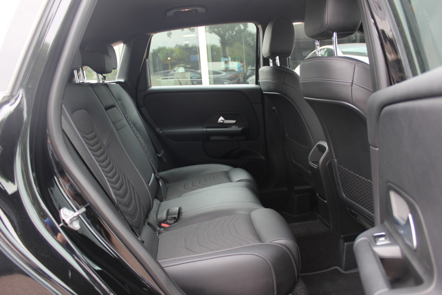 Mercedes-Benz B-Klasse 180 Business Solution / Camera / CarPlay / Half leder / 16'' / Cruise Control