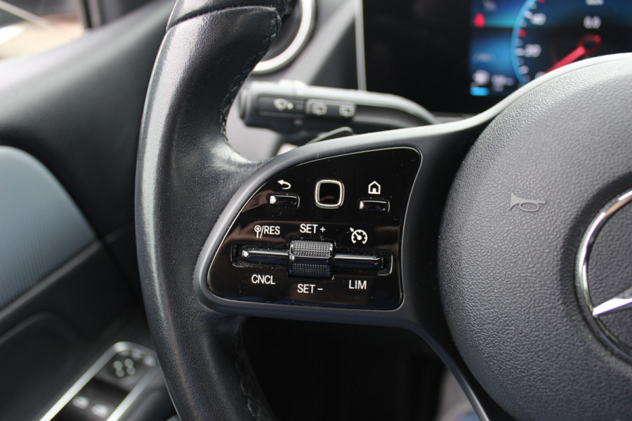 Mercedes-Benz B-Klasse 180 Business Solution / Camera / CarPlay / Half leder / 16'' / Cruise Control
