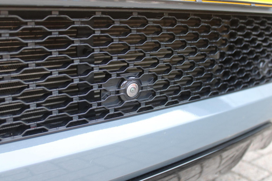Land Rover Range Rover Evoque 1.5 P300e AWD 309PK R-DYNAMIC SE | PANORAMADAK | ELEKTRISCH VERSTELBARE VOORSTOELEN  LEDEREN BEKLEDING | 20" LICHTMETALEN VELGEN | KEYLESS ENTRY / START | EXTRA GETINTE ACHTERRUITEN | FULL LED KOPLAMPEN | LED ACHTERLICHTEN | ADAPTIVE CRUISE CONTROL | APPLE CARPLAY | ACHTERKLEP ELEKTRISCH BEDIENBAAR |
