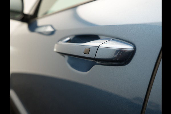 Kia Niro 1.6 GDi ExecutiveLine PHEV 182pk Dealer O.H. | Adaptive Cruise | Head Up | Camera | Harman / Kardon | Lederen Sportstoelen Memory & Ventilatie | Keyless | Blis | Stoelen & Stuur Verwarmd | Sfeerverlichting | Apple Carplay | Plug In Hybrid |