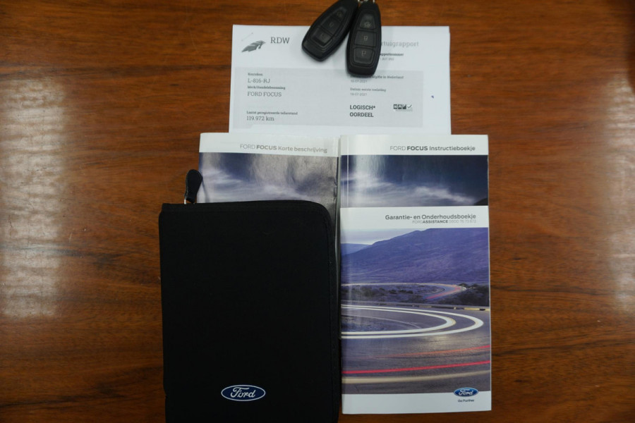 Ford FOCUS Wagon 1.0 EcoB. Hybrid Titanium X /Nwe All-Season banden /Trekhaak/WinterPack.