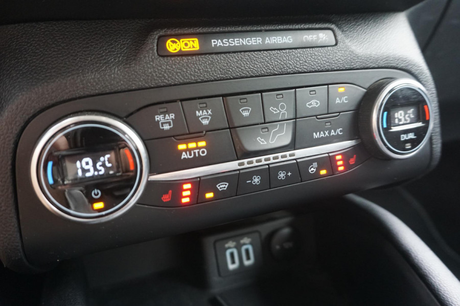 Ford FOCUS Wagon 1.0 EcoB. Hybrid Titanium X /Nwe All-Season banden /Trekhaak/WinterPack.